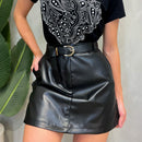 Shorts Saia Feminino em Courino Bolso Faca com Cinto Monise Ref. 1444